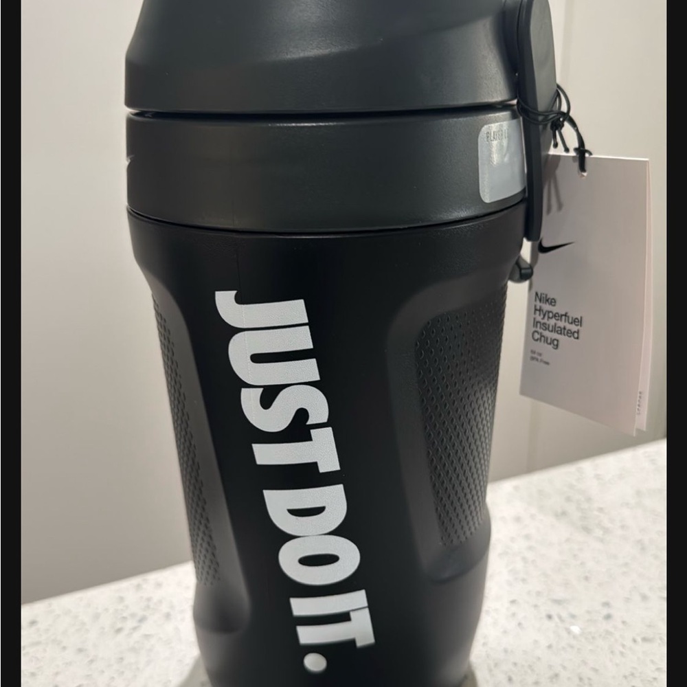 Nike Black Hyperfuel Insulated Chug Bottle 64 oz.